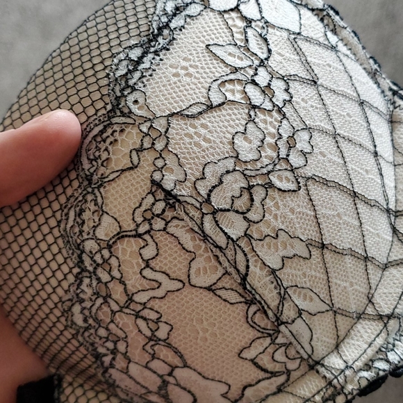 Strappy Push Up Bra - Picture 3 of 3